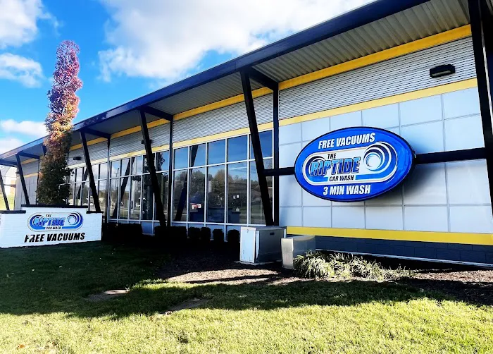 The RipTide Car Wash Picture 7