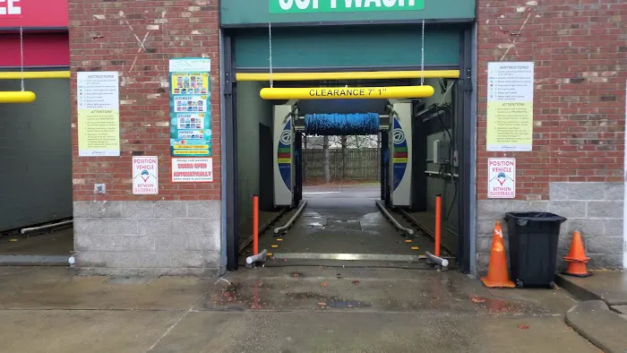 Cool Springs Car Wash Picture 5