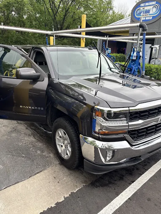 The RipTide Car Wash Picture 1