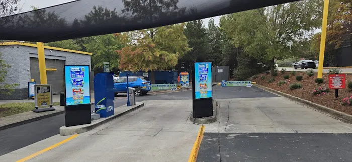 The RipTide Car Wash Picture 4