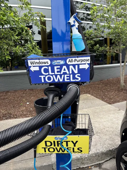 The RipTide Car Wash Picture 8