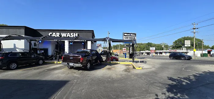 Wash N' Roll Car Wash - Nashville, TN (Charlotte Pike) Picture 6