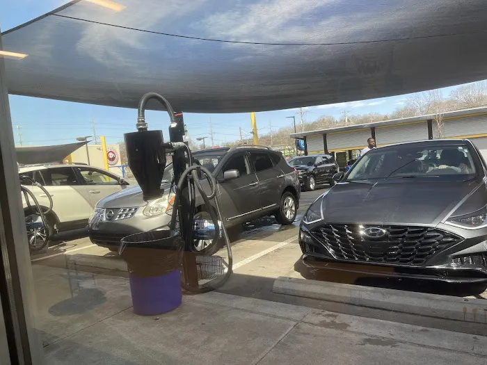 The RipTide Car Wash Picture 1