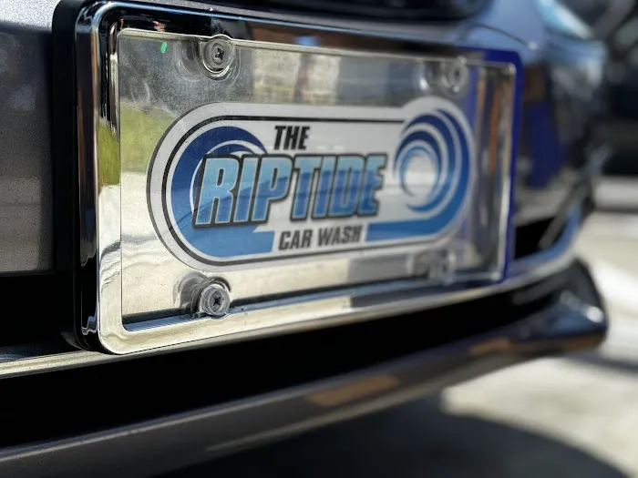 The RipTide Car Wash Picture 5