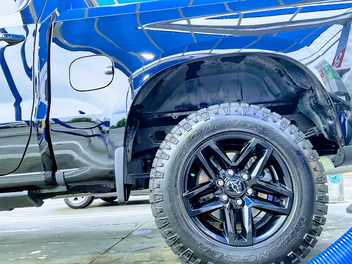 Camel Express Car Wash Picture 10