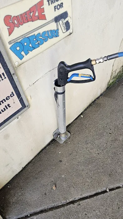 The Carwash Place Picture 5