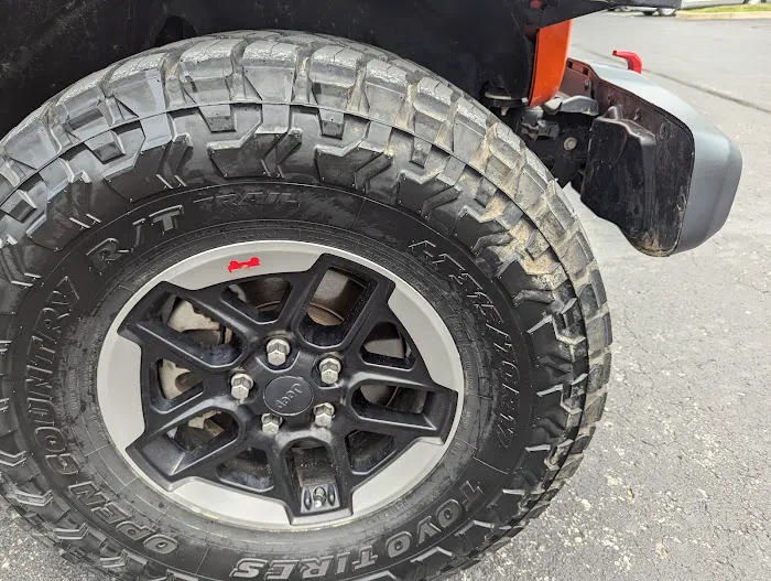 White Bridge Auto Wash Picture 2