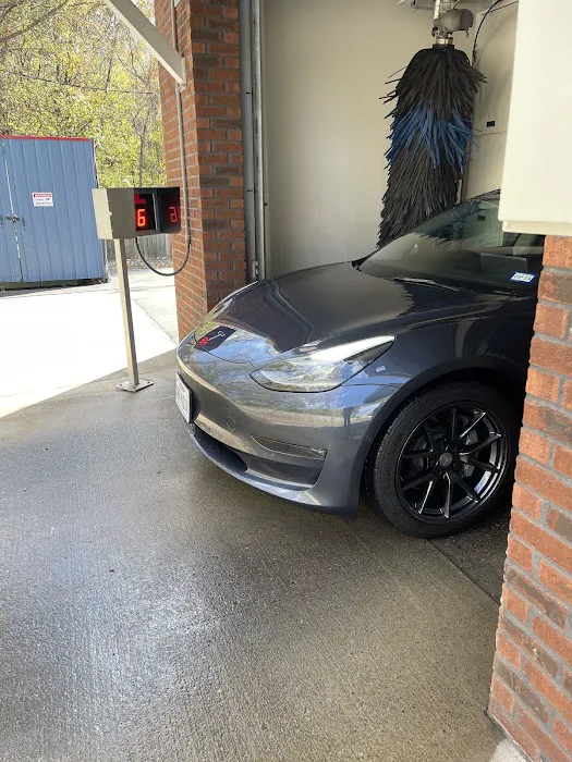 Legacy Car Wash Picture 2