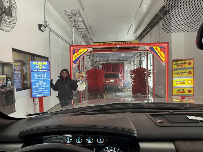 SpeedWash Car Wash Picture 1