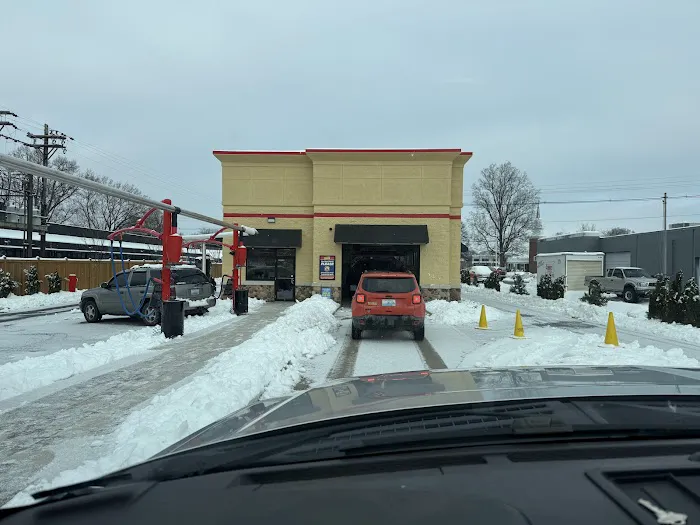 SpeedWash Car Wash Picture 3