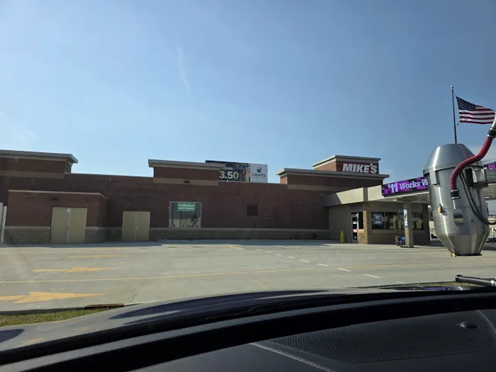 Mike's Carwash Picture 9