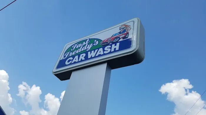 Fast Freddy's Car Wash Picture 8