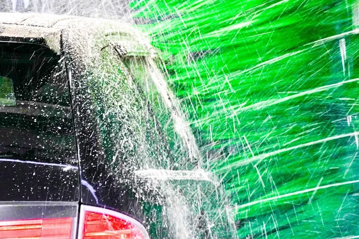 Fast Freddy's Car Wash Picture 9