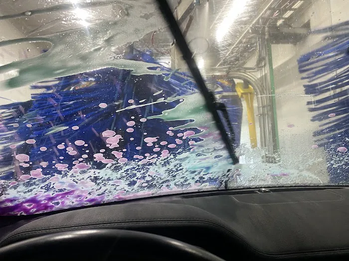 Fast Freddy's Car Wash Picture 7