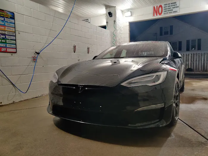 Brandon's Car Wash Picture 6