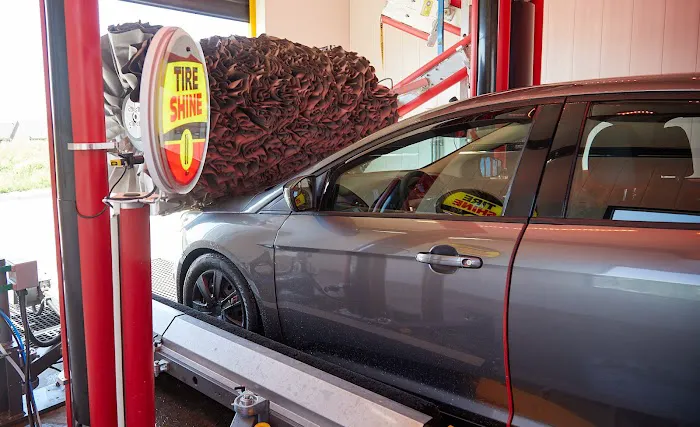 Todd's Place Express Car Wash Picture 4