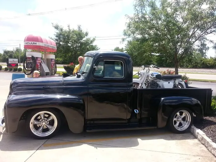 Triple Crown Car Wash Picture 8