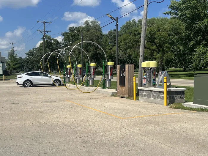 Hub city carwash Picture 6