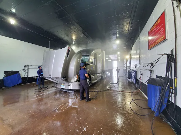 Blue Beacon Truck Wash of Rochelle, IL Picture 9