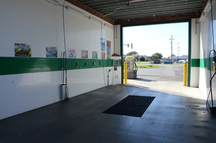 Hub City Car Wash LLC Picture 2