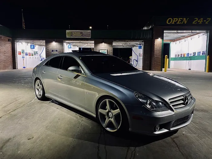 Hub City Car Wash LLC Picture 1