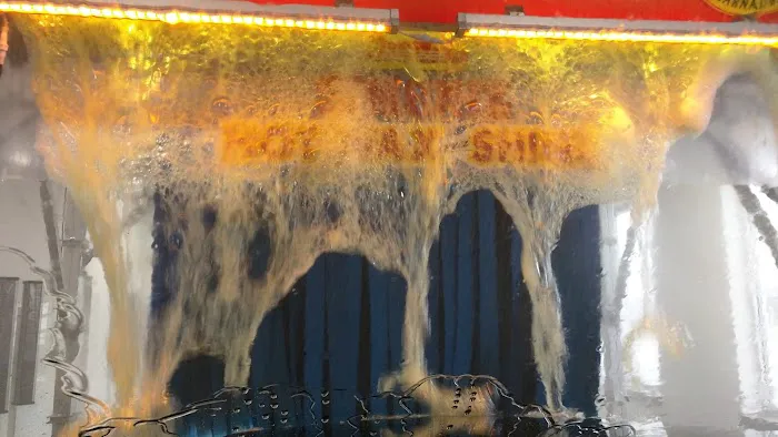 Sycamore Express Car Wash Picture 4