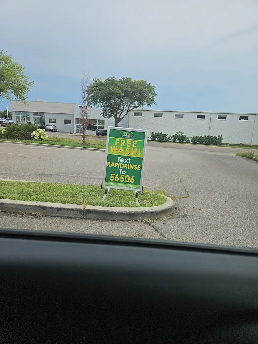 Sycamore Express Car Wash Picture 5