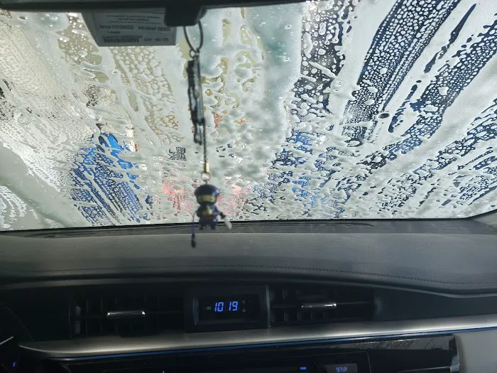 Sycamore Express Car Wash Picture 3