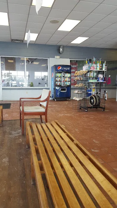 Ralph's Car Wash & Detail Center Picture 8