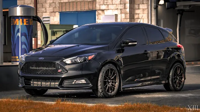 Premier Car Wash Picture 1