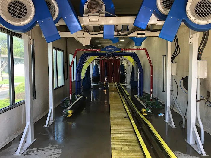 Main Street Express Wash Picture 7