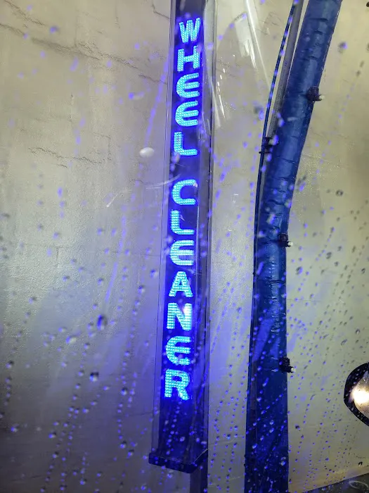 Main Street Express Wash Picture 1