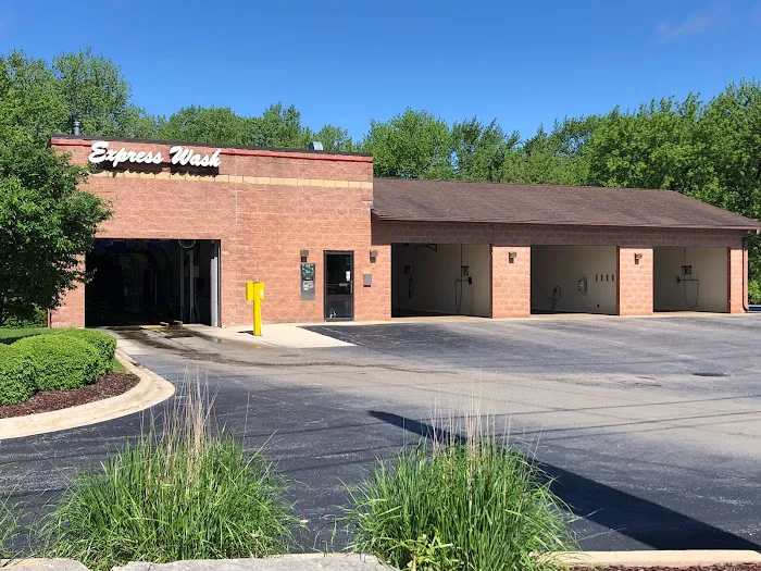 Main Street Express Wash Picture 10