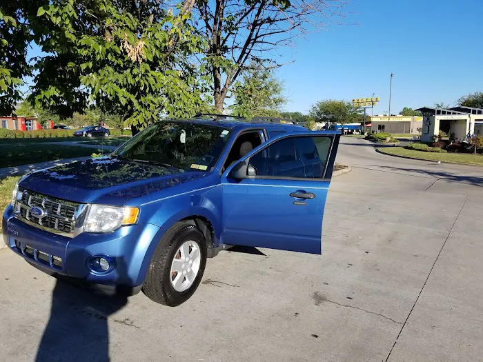 Sparkle Brite Car Wash “Full Service and Express Drive Thru” Picture 4