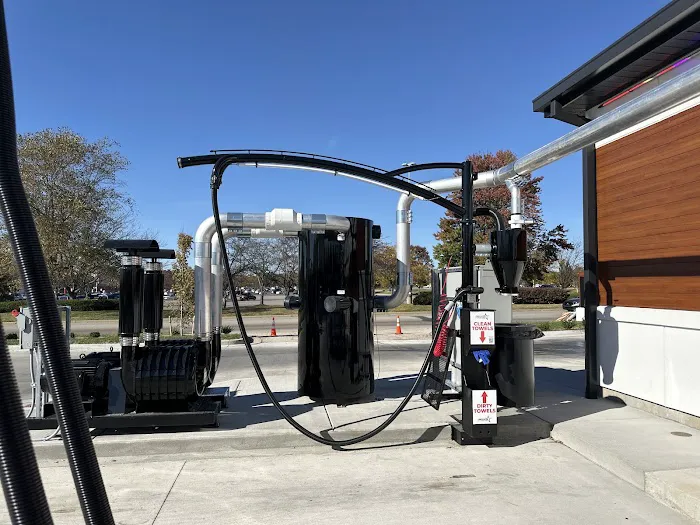 Unrivaled Car Wash Picture 6