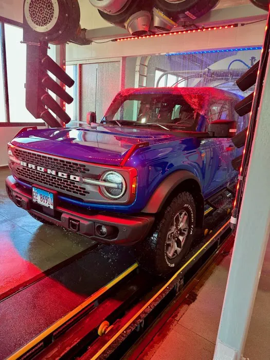 Water Castle Car Wash Picture 3