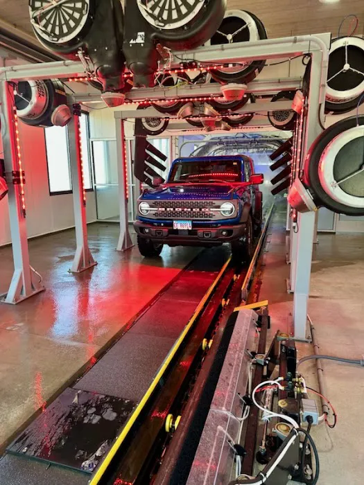 Water Castle Car Wash Picture 8