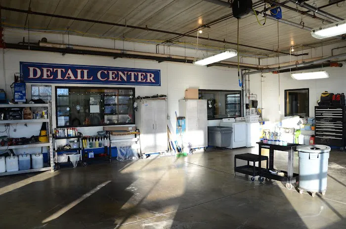 Look Nu Express Car Wash & Detailing Center Picture 4