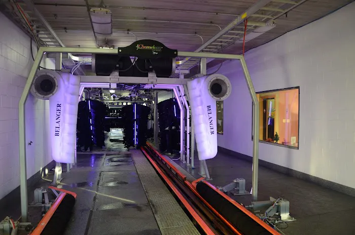 Look Nu Express Car Wash & Detailing Center Picture 3