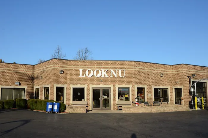 Look Nu Express Car Wash & Detailing Center Picture 9