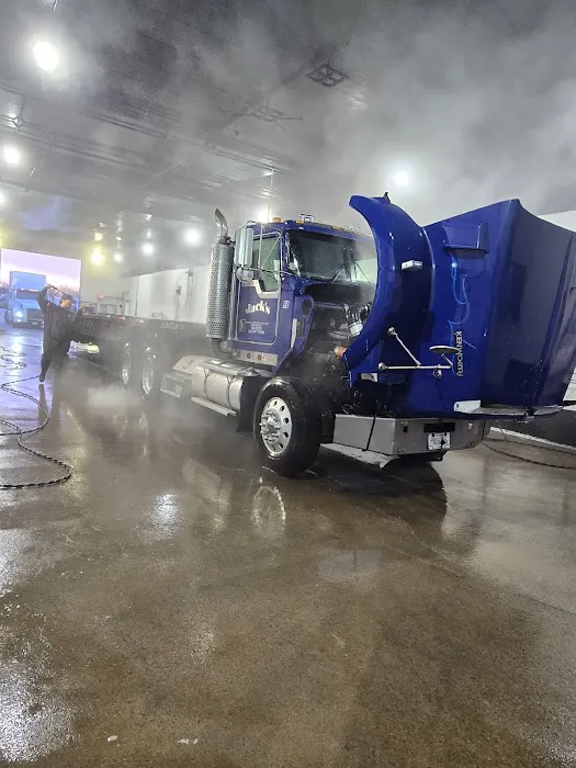 Blue Beacon Truck Wash of Monee, IL Picture 3