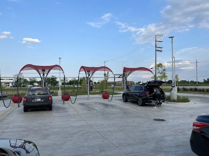 Tommy's Express® Car Wash Picture 6