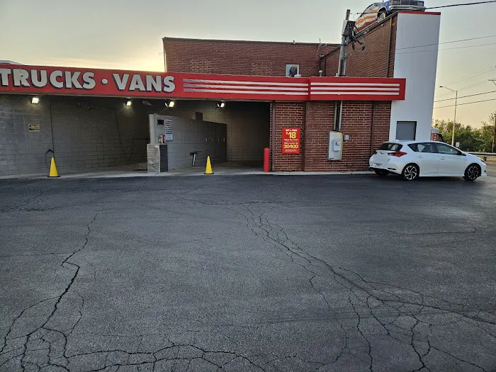 Classic Express Car Wash Picture 1