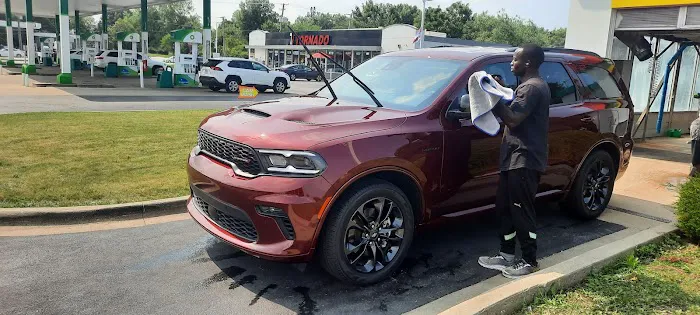 Tornado BP Gas Station Car Wash Picture 3