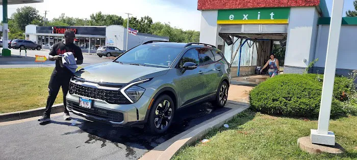 Tornado BP Gas Station Car Wash Picture 1
