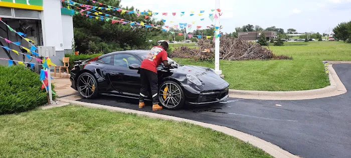 Tornado BP Gas Station Car Wash Picture 7