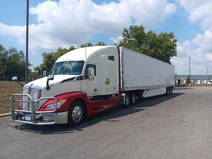 Lola's Truck Wash Picture 7