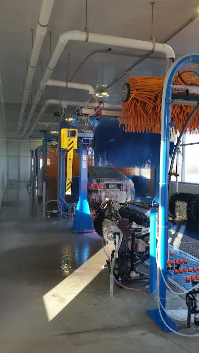 Shine Bright Express Car Wash Picture 1