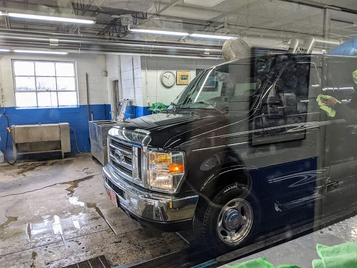 Paul & Bill's Car Wash Picture 7