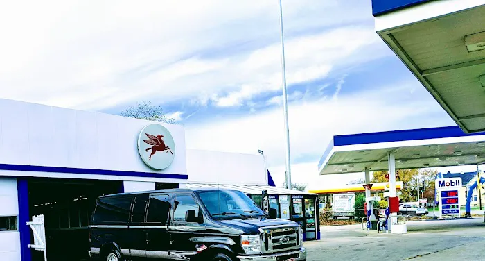 Paul & Bill's Car Wash Picture 1